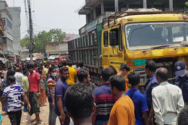 ঝিনাইদহে ট্রাকচাপায় বাইসাইকেল আরোহী নিহত