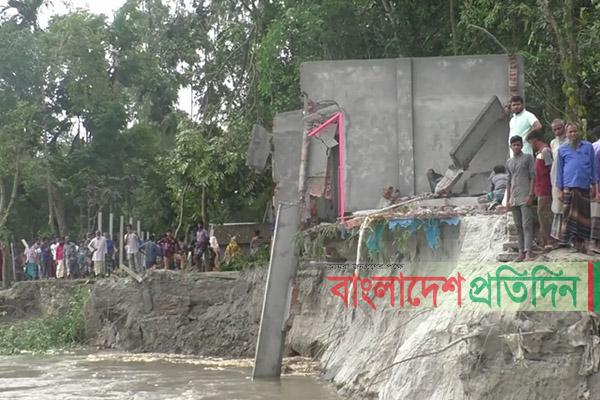 কুড়িগ্রামে তিস্তা নদীতে তীব্র ভাঙন, আতঙ্কে এলাকাবাসী