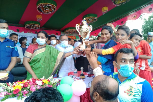 গোপালগঞ্জে অনুর্ধ ১৭ ফুটবল প্রতিযোগিতায় টুঙ্গিপাড়া চ্যাম্পিয়ন