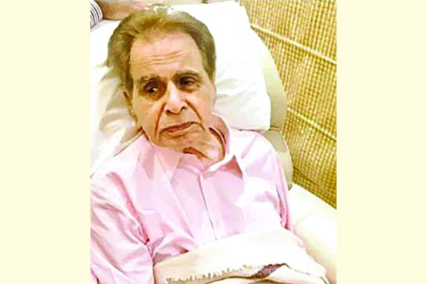 শ্বাসকষ্ট নিয়ে হাসপাতালে