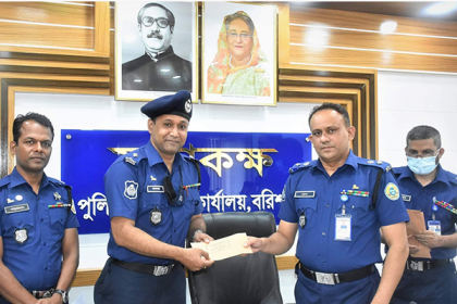 বরিশাল জেলার ত্রৈমাসিক শ্রেষ্ঠ ওসি আফজাল হোসেন