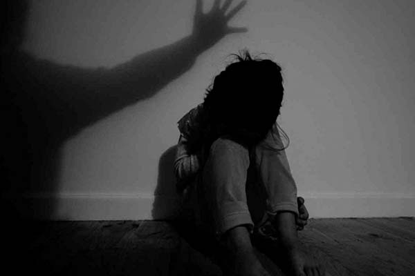 মানিকগঞ্জে নির্যাতনের শিকার শিশু গৃহকর্মী