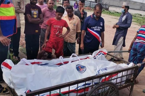 মেঘনায় নোঙ্গর করা বাল্কহেড ডুবিতে নিখোঁজ দুই শ্রমিকের মরদেহ উদ্ধার