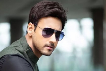 ‘চালাক মানুষ সমস্যার সমাধান করেন, বুদ্ধিমান এড়িয়ে যান’, কাকে কটাক্ষ যশের?