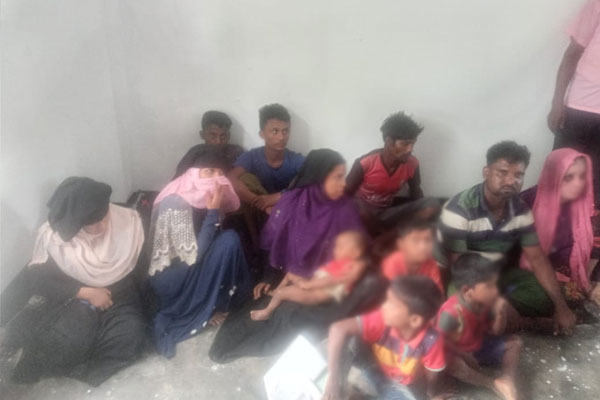 কোম্পানীগঞ্জে ভাসানচরের ১২ রোহিঙ্গা আটক