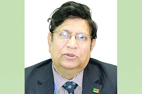 সবাই বলে টিকা দেবে, কবে দেবে বলে না
