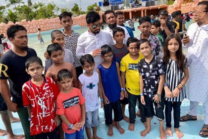 বিএনপির নেতা ইশরাকের অন্যরকম পিকনিক উদযাপন  

