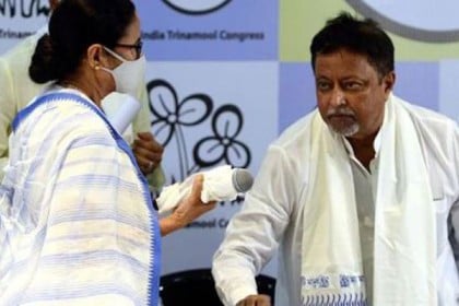 মুকুল তৃণমূলে ফিরতেই টালমাটাল বিজেপি, পদত্যাগ শুরু