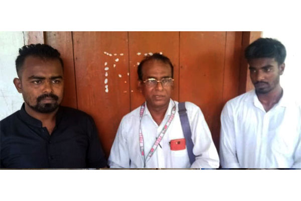 আগৈলঝাড়ায় সাংবাদিক পরিচয়ে চাঁদাবাজির অভিযোগে অবরুদ্ধ ৩
