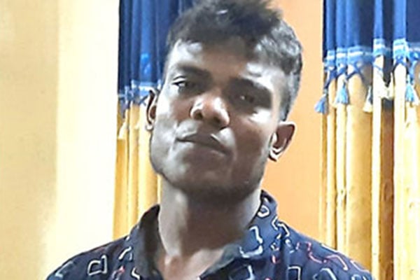 বাবা-মাকে মারধর করায় ছেলের ১ বছরের দণ্ড!