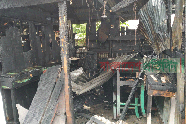 মোরেলগঞ্জে ৭ দোকান আগুনে পুড়ে ছাই
