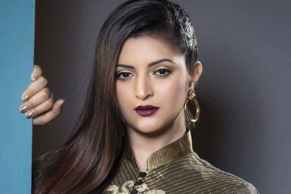 মধ্যরাতে অল কমিউনিটি ক্লাবে ভাঙচুরের অভিযোগ পরীমণির বিরুদ্ধে