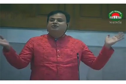সংসদে চাকরির বয়স বাড়ানোর দাবি এমপি মোশারফের 

