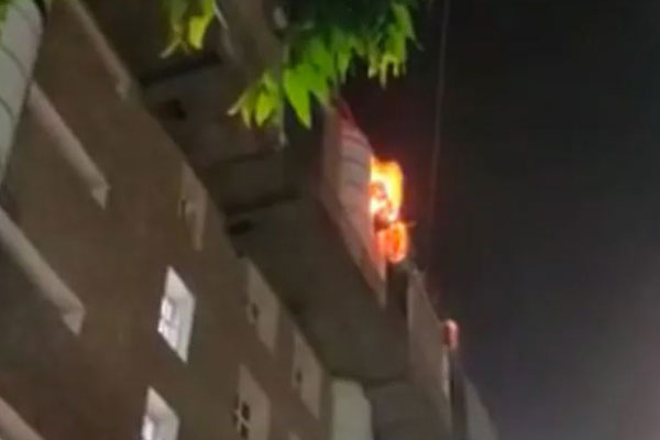 দিল্লির এইমসে আগুন

