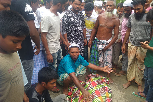 হালুয়াঘাটে সড়ক দুর্ঘটনায় একজন নিহত