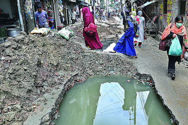 এ ছবি ঢাকা শহরের