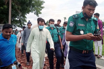 আদনানসহ ৩ জনকে আদালতে নিয়েছে পুলিশ