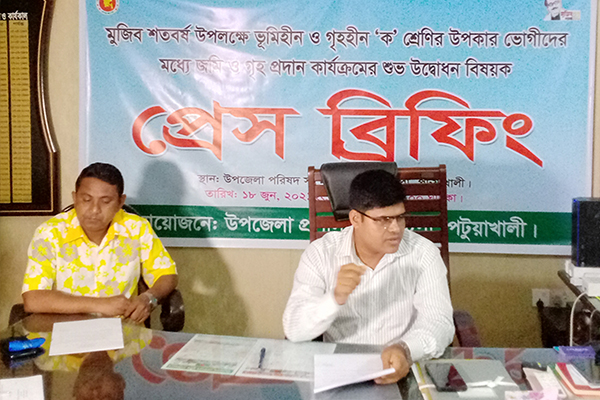গলাচিপায় ঘর পাচ্ছে ৫০০ গৃহহীন পরিবার