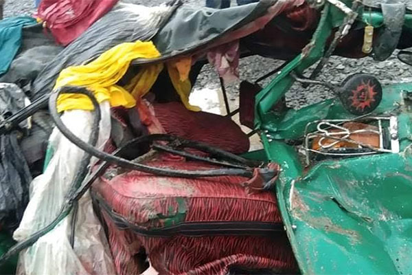 বগুড়ায় সড়ক দুর্ঘটনায় স্বামী, স্ত্রী ও মেয়ে নিহত