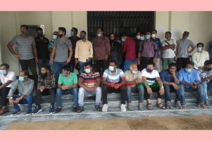 ‘অবৈধ’ নিয়োগপ্রাপ্তদের আন্দোলনে ১০ কোটি টাকা ক্ষতির মুখে রাবি