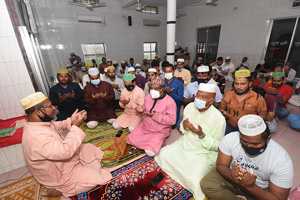করোনা আক্রান্ত আওয়ামী লীগ নেতার মুক্তি কামনায় দোয়া