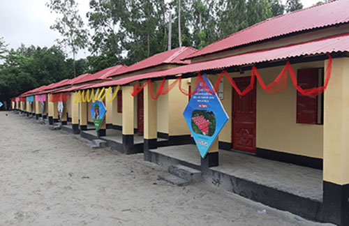 কুড়িগ্রামে প্রধানমন্ত্রীর দেয়া ঘর পেলেন ১ হাজার ৭০ পরিবার