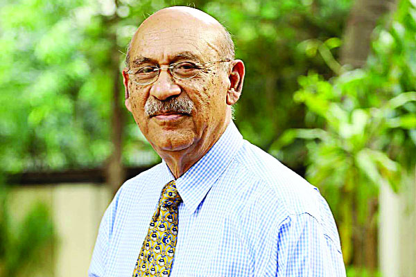 বৃদ্ধাশ্রমে মানববন্ধন