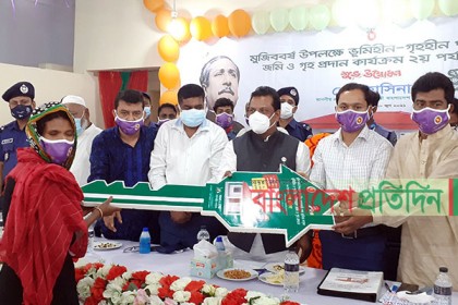 সমৃদ্ধ বাংলাদেশ গড়ার লক্ষ্যে আসুন প্রধানমন্ত্রীকে সহযোগিতা করি : গণপূর্ত প্রতিমন্ত্রী  
