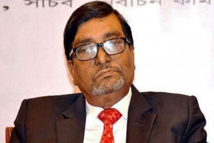 হাসপাতালে ভর্তি ইসি মাহবুব তালুকদার

