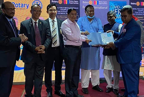 কোভিড-১৯ হিরো’ অ্যাওয়ার্ড পেলেন অতিরিক্ত সচিব মেজবাহ উদ্দিন  
