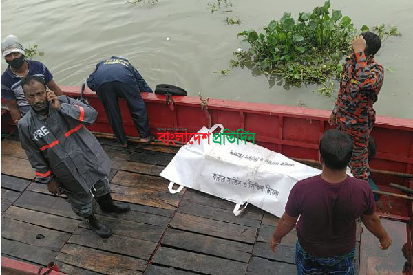 মুন্সীগঞ্জে লঞ্চ টার্মিনাল থেকে পড়ে যুবক নিহত