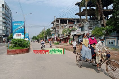খুলনায় সপ্তাহব্যাপী লকডাউন শুরু, নানা অজুহাতে পথে নামছে মানুষ