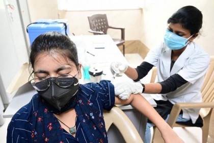 একদিনে ৮৬ লাখের বেশি টিকা দিয়ে রেকর্ড গড়ল ভারত

