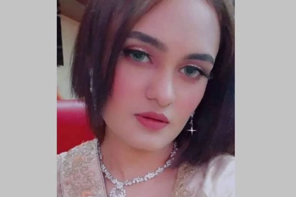 বান্ধবীকে ভিডিও কলে রেখে ফ্যানে ঝুলে বিশ্ববিদ্যালয় শিক্ষার্থীর আত্মহত্যা!