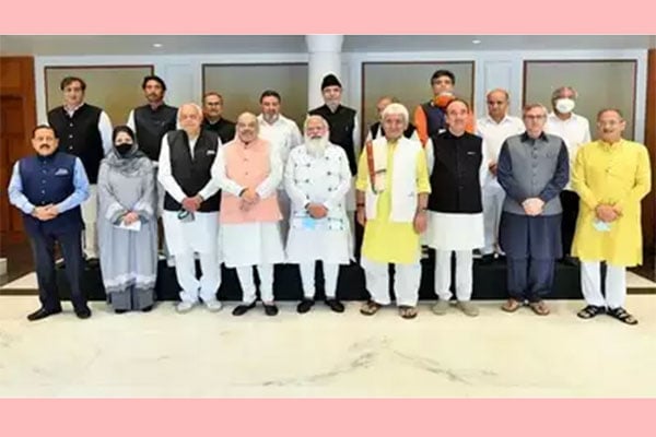 জম্মু ও কাশ্মীরের নেতাদের সঙ্গে বৈঠক মোদির