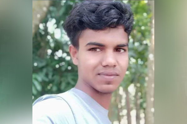 নাটোরে ফুটবল খেলতে গিয়ে প্রাণ গেল কলেজছাত্রের