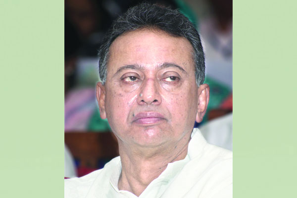 গোষ্ঠীতান্ত্রিক শাসকগোষ্ঠী দেশ পরিচালনা করছে
