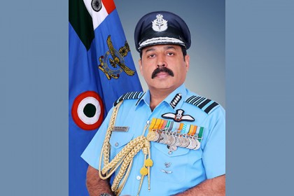 ভারতীয় বিমানবাহিনী প্রধান ঢাকায় 

