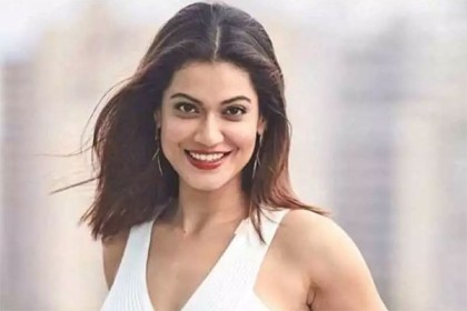 খুনের হুমকি দিয়ে গ্রেফতার বলিউড অভিনেত্রী
