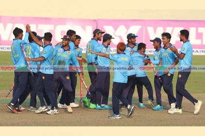 হ্যাটট্রিক শিরোপা জিতল আবাহনী

