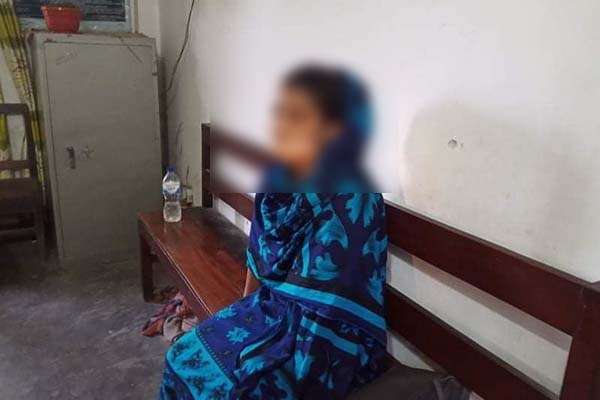 প্রেমের টানে সীমান্ত পার, ভারতীয় কিশোরীসহ আটক ৩