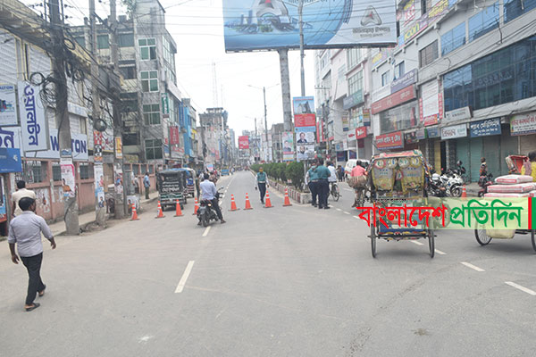 লকডাউনের প্রথম দিনে রংপুরে ব্যবসা প্রতিষ্ঠান খোলা