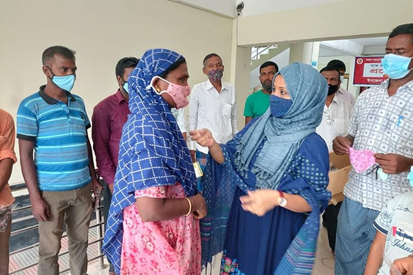 সোনাতলায় দুই হাজার মাস্ক বিতরণ কার্যক্রমের উদ্বোধন