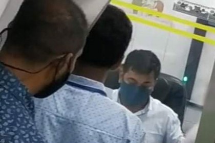করোনা আক্রান্ত হয়েও রোগী দেখছেন চিকিৎসক!