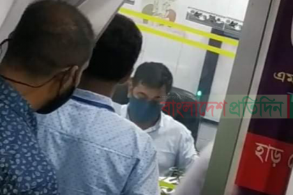 করোনায় আক্রান্ত হয়েও রোগী দেখছেন চিকিৎসক