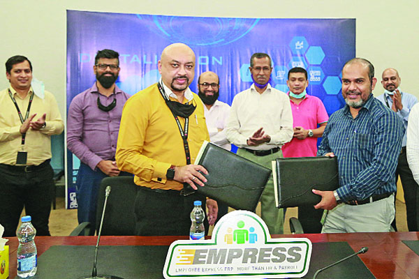 চুক্তিপত্রে স্বাক্ষর
