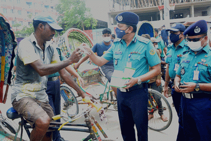 চট্টগ্রামে গণপরিবহন সংকটে চরম ভোগান্তি

