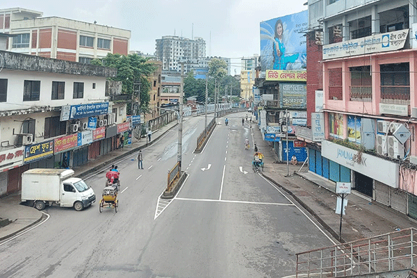 লকডাউনে সিলেটে যানবাহন ও জনশূন্য সড়ক