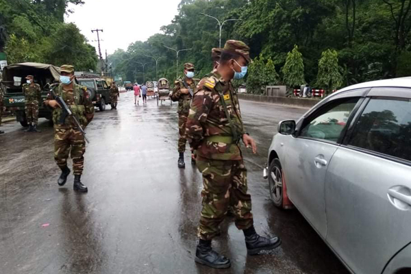 কঠোর লকডাউনে চট্টগ্রাম, চলছে সেনাবাহিনীর টহল