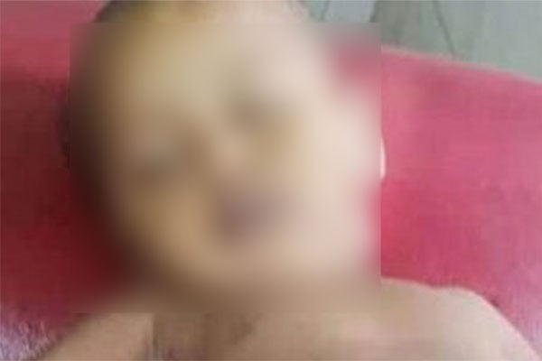 ঘুমন্ত অবস্থায় খিচুড়ি খাওয়াতে গিয়ে প্রাণ গেল শিশুর